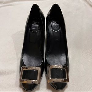 ROGER VIVIER Black Patent Leather Buckle Pumps Shoes Heels 9.5 39.5